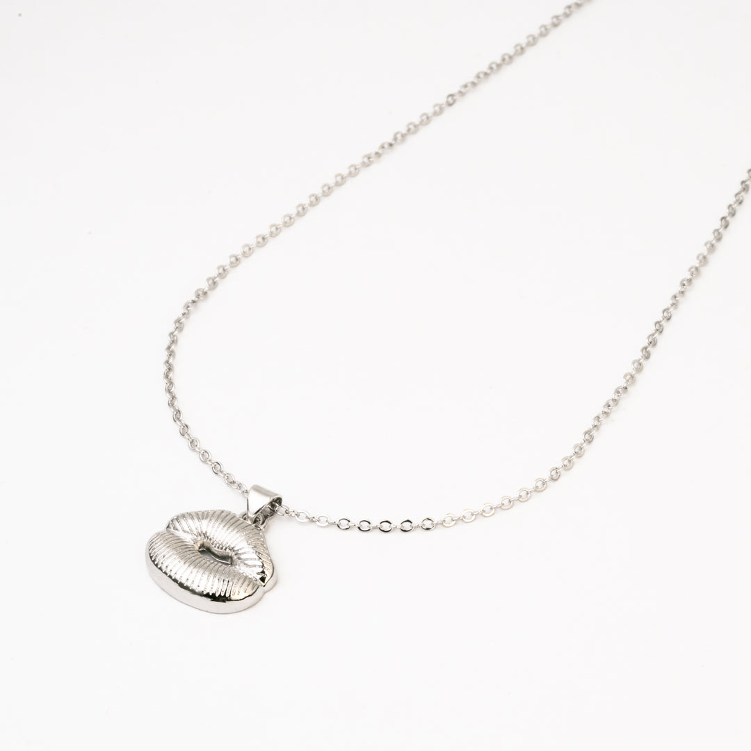 Gargantilla Beso Plateado Rodio 1.2CM